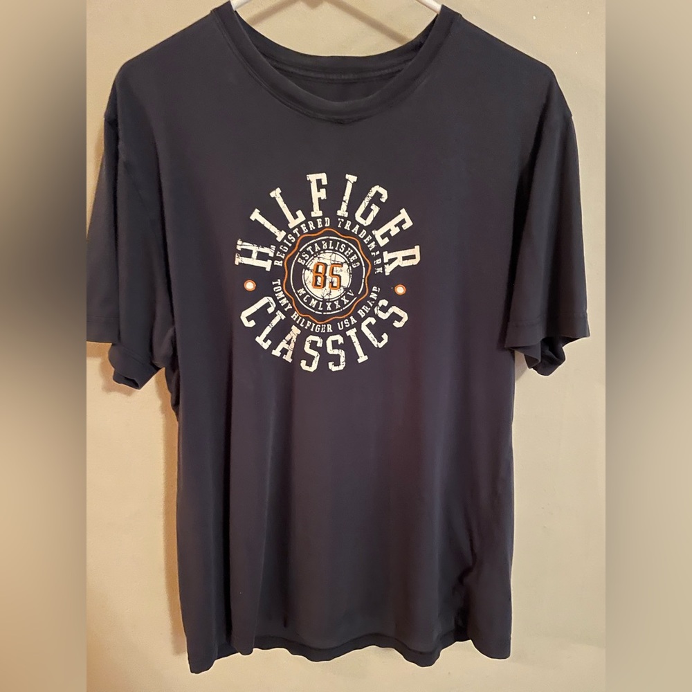 Navy Tommy Hilfiger graphic tee